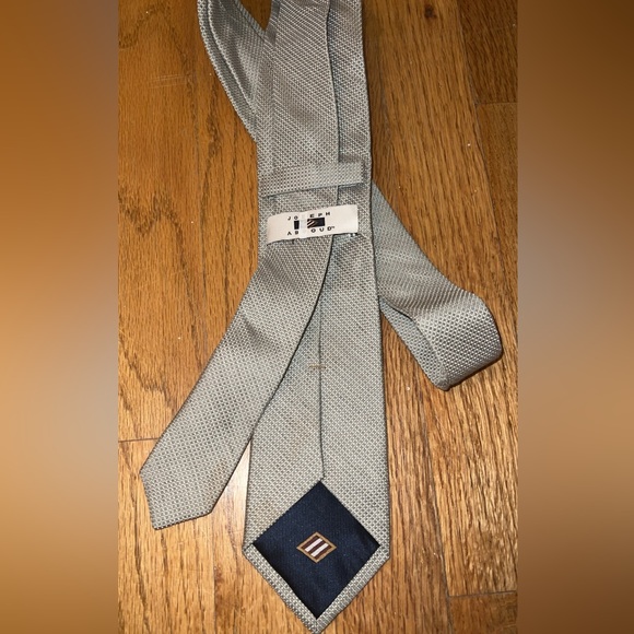 Joseph Abboud Men’s Gray Textured Tie - Picture 2 of 2